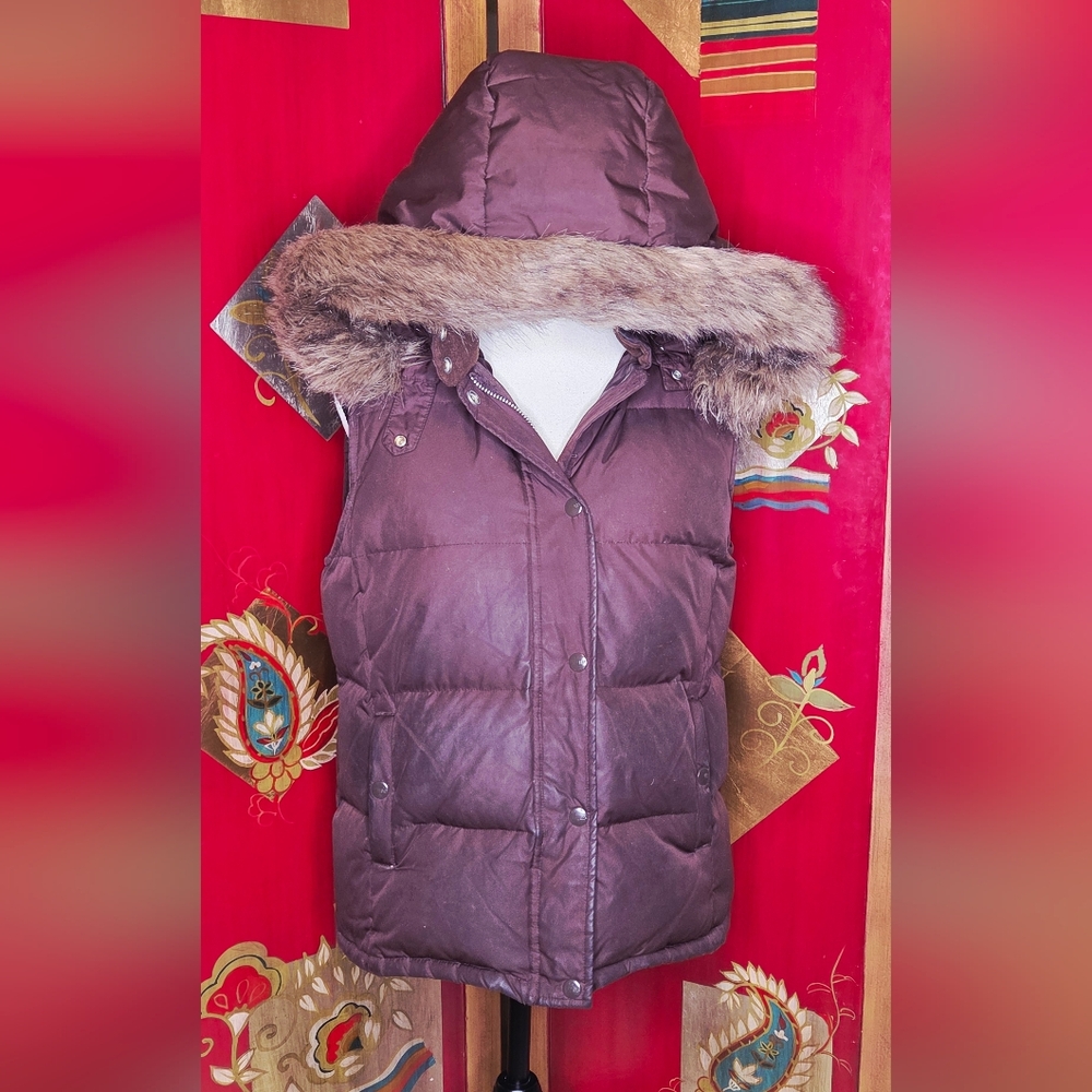 GAP Women's Down Chocolate Puffer Vest with Faux Fur Hood| M| GUC